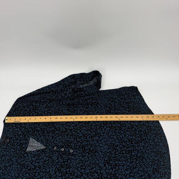 New TORRID Harper Shirt Women Size 3 / US 3X Star Popover Roll Tab Sleeve V-Neck - Picture 9 of 9